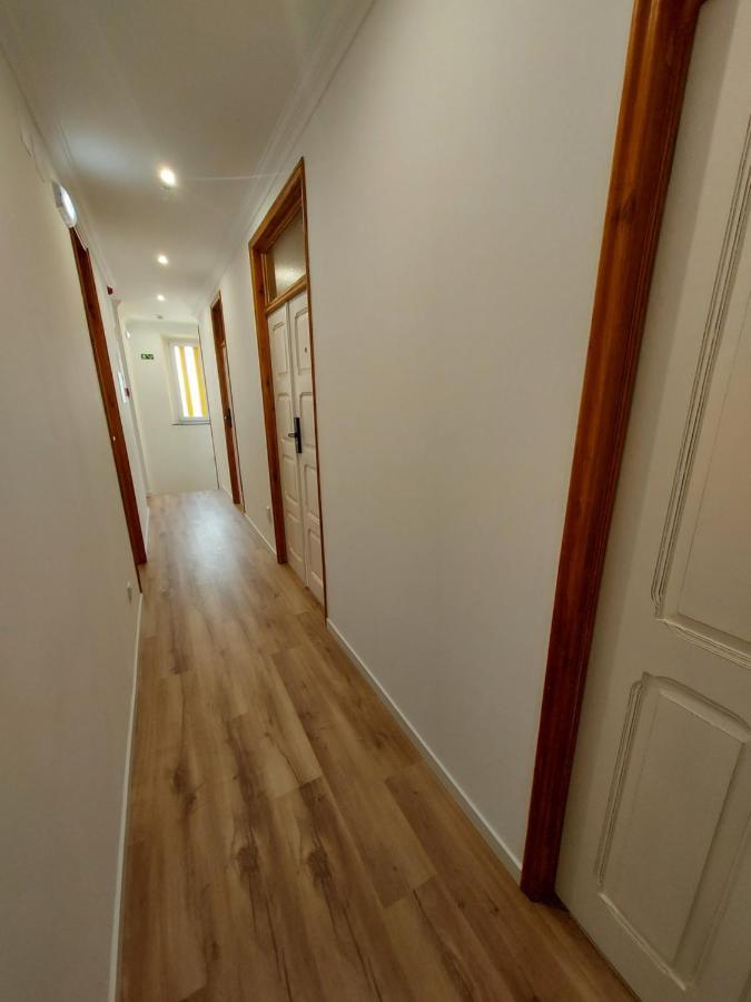 Wolley - Peniche Guesthouse 2 ภายนอก รูปภาพ