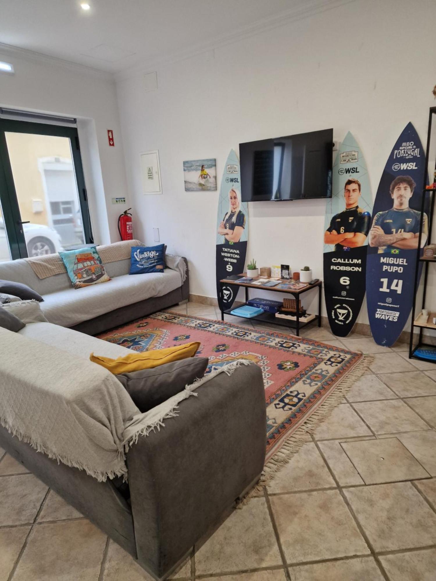 Wolley - Peniche Guesthouse 2 ภายนอก รูปภาพ